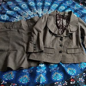 Maurice's skirt suit size small